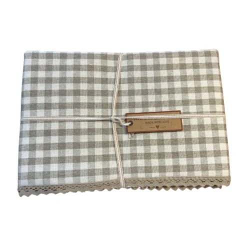 "Square White" Mantel Resinado c/Puntilla